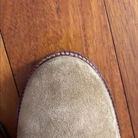 Alden Men's Tan Suede Chukka Boots - Picture 5 of 11